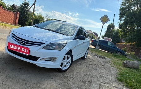 Hyundai Solaris II рестайлинг, 2015 год, 1 100 000 рублей, 5 фотография