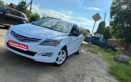Hyundai Solaris II рестайлинг, 2015 год, 1 100 000 рублей, 4 фотография