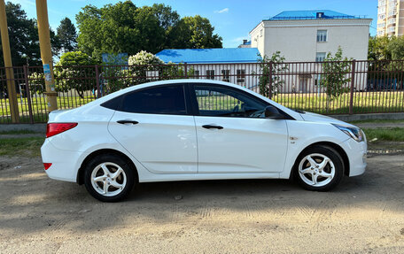 Hyundai Solaris II рестайлинг, 2015 год, 1 100 000 рублей, 15 фотография