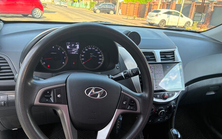 Hyundai Solaris II рестайлинг, 2015 год, 1 100 000 рублей, 26 фотография