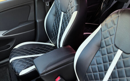 Hyundai Solaris II рестайлинг, 2015 год, 1 100 000 рублей, 31 фотография