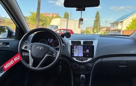 Hyundai Solaris II рестайлинг, 2015 год, 1 100 000 рублей, 28 фотография