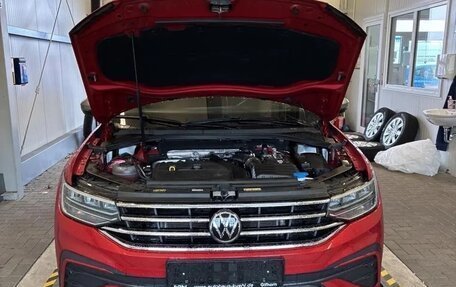 Volkswagen Tiguan II, 2022 год, 2 542 000 рублей, 6 фотография