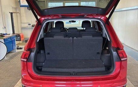 Volkswagen Tiguan II, 2022 год, 2 542 000 рублей, 11 фотография