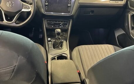 Volkswagen Tiguan II, 2022 год, 2 542 000 рублей, 12 фотография