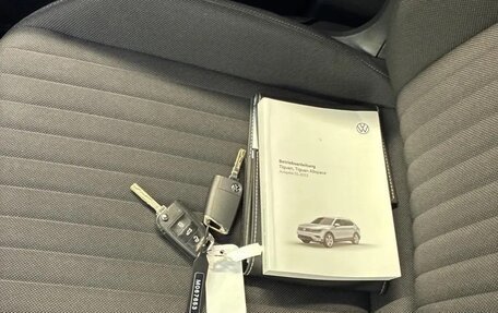 Volkswagen Tiguan II, 2022 год, 2 542 000 рублей, 7 фотография