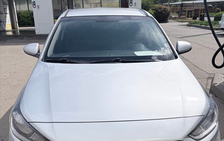 Hyundai Solaris II рестайлинг, 2017 год, 1 260 000 рублей, 2 фотография