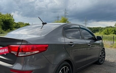 KIA Rio III рестайлинг, 2017 год, 1 240 000 рублей, 4 фотография