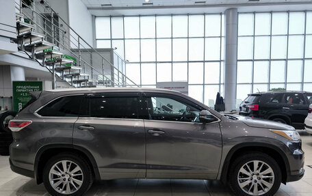 Toyota Highlander III, 2014 год, 3 350 000 рублей, 4 фотография