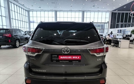 Toyota Highlander III, 2014 год, 3 350 000 рублей, 6 фотография
