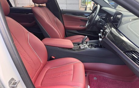 BMW 5 серия, 2023 год, 4 700 000 рублей, 15 фотография