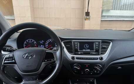 Hyundai Solaris II рестайлинг, 2018 год, 440 000 рублей, 4 фотография
