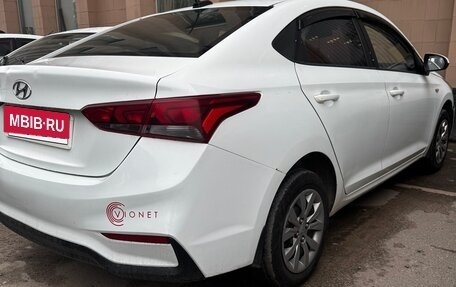 Hyundai Solaris II рестайлинг, 2018 год, 440 000 рублей, 2 фотография