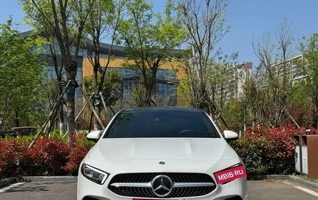 Mercedes-Benz A-Класс, 2022 год, 2 180 000 рублей, 2 фотография