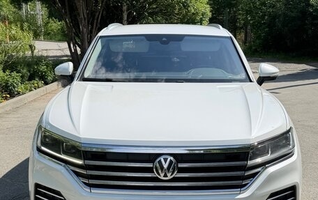 Volkswagen Touareg III, 2018 год, 4 400 000 рублей, 3 фотография