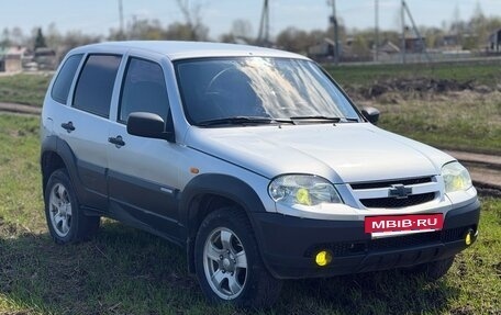 Chevrolet Niva I рестайлинг, 2009 год, 415 000 рублей, 2 фотография