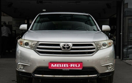 Toyota Highlander III, 2011 год, 2 230 000 рублей, 2 фотография