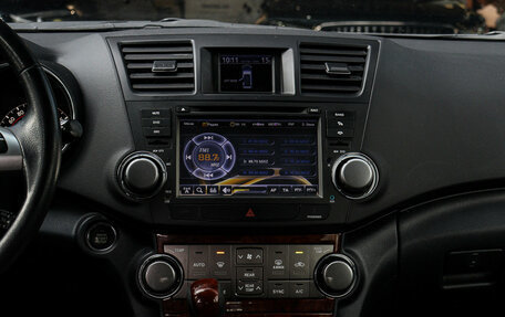 Toyota Highlander III, 2011 год, 2 230 000 рублей, 12 фотография