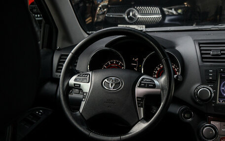 Toyota Highlander III, 2011 год, 2 230 000 рублей, 13 фотография