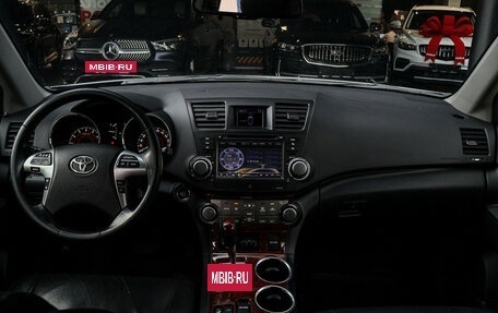 Toyota Highlander III, 2011 год, 2 230 000 рублей, 11 фотография