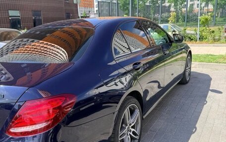 Mercedes-Benz E-Класс, 2019 год, 3 500 000 рублей, 4 фотография