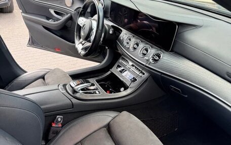 Mercedes-Benz E-Класс, 2019 год, 3 500 000 рублей, 7 фотография