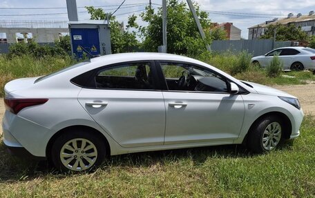 Hyundai Solaris II рестайлинг, 2022 год, 1 270 000 рублей, 4 фотография