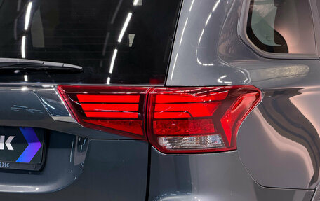 Mitsubishi Outlander III рестайлинг 3, 2021 год, 2 200 000 рублей, 21 фотография