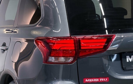 Mitsubishi Outlander III рестайлинг 3, 2021 год, 2 200 000 рублей, 20 фотография