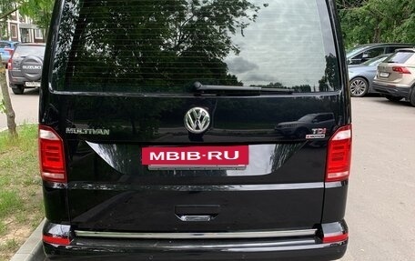 Volkswagen Multivan T6 рестайлинг, 2017 год, 3 500 000 рублей, 2 фотография