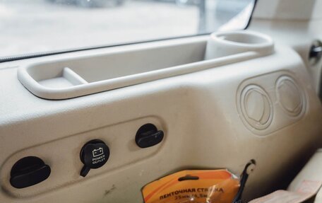 Jeep Commander, 2006 год, 1 750 000 рублей, 14 фотография