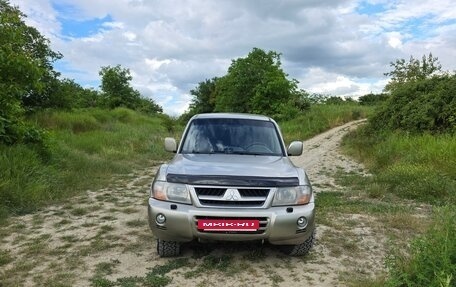 Mitsubishi Pajero III рестайлинг, 2003 год, 700 000 рублей, 2 фотография