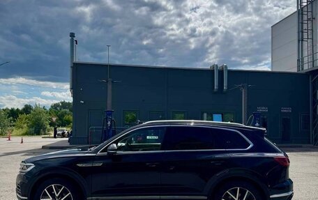 Volkswagen Touareg III, 2020 год, 4 600 000 рублей, 4 фотография