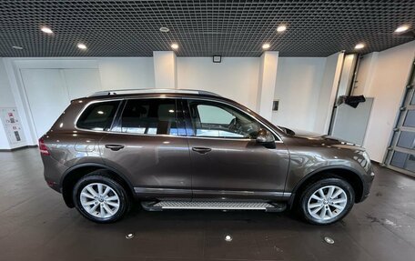 Volkswagen Touareg III, 2010 год, 1 285 000 рублей, 2 фотография