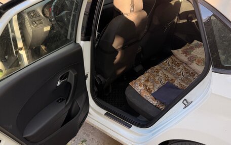 Volkswagen Polo VI (EU Market), 2012 год, 400 000 рублей, 14 фотография