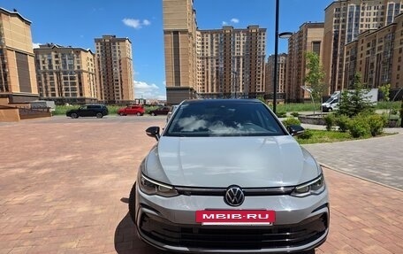 Volkswagen Golf VIII, 2022 год, 2 590 000 рублей, 2 фотография