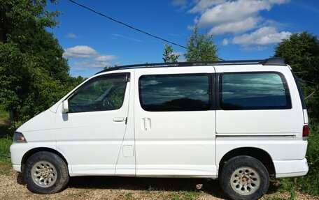Toyota Regius, 1997 год, 750 000 рублей, 2 фотография
