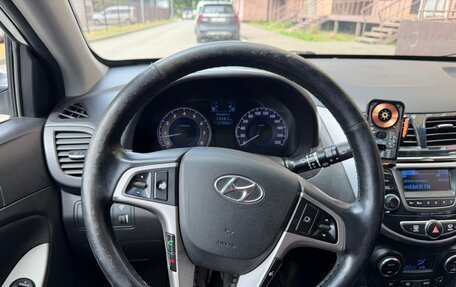 Hyundai Solaris II рестайлинг, 2015 год, 820 000 рублей, 12 фотография