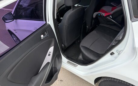 Hyundai Solaris II рестайлинг, 2015 год, 820 000 рублей, 7 фотография