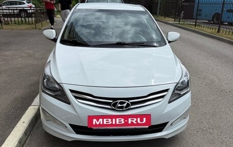 Hyundai Solaris II рестайлинг, 2015 год, 820 000 рублей, 2 фотография