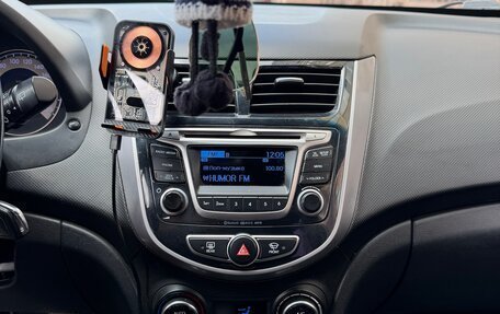 Hyundai Solaris II рестайлинг, 2015 год, 820 000 рублей, 14 фотография