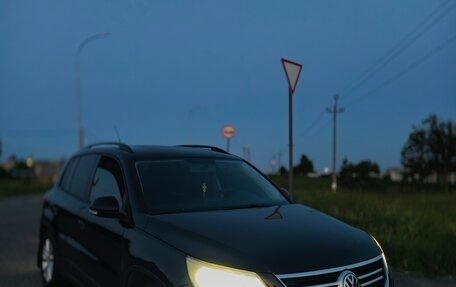 Volkswagen Tiguan I, 2011 год, 1 000 000 рублей, 2 фотография