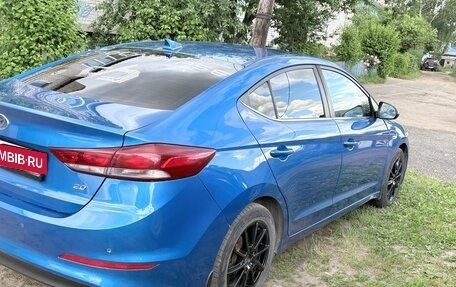 Hyundai Elantra VI рестайлинг, 2018 год, 1 700 000 рублей, 4 фотография