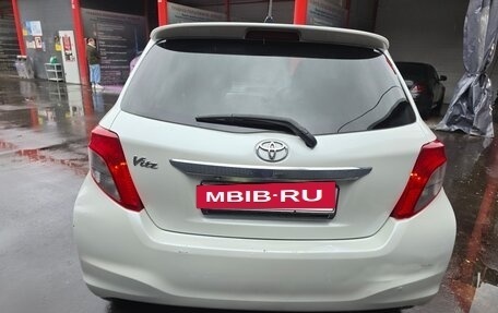 Toyota Vitz, 2012 год, 570 000 рублей, 4 фотография