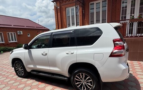 Toyota Land Cruiser Prado 150 рестайлинг 2, 2015 год, 4 100 000 рублей, 4 фотография