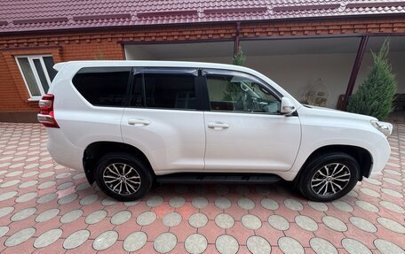 Toyota Land Cruiser Prado 150 рестайлинг 2, 2015 год, 4 100 000 рублей, 9 фотография
