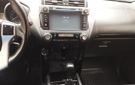 Toyota Land Cruiser Prado 150 рестайлинг 2, 2015 год, 4 100 000 рублей, 14 фотография