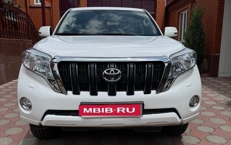 Toyota Land Cruiser Prado 150 рестайлинг 2, 2015 год, 4 100 000 рублей, 11 фотография