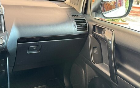 Toyota Land Cruiser Prado 150 рестайлинг 2, 2015 год, 4 100 000 рублей, 20 фотография