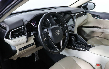 Toyota Camry, 2018 год, 2 797 000 рублей, 10 фотография
